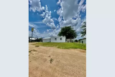 1010 Bessemer St., Llano, TX 78643 - Photo 2