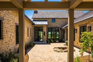 26 Lago Vista Dr, Fredericksburg, TX 78624 - Photo 2