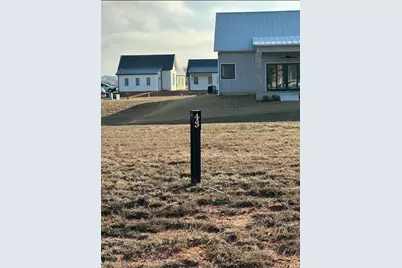 105 Baurenhof Ct., Fredericksburg, TX 78624 - Photo 4