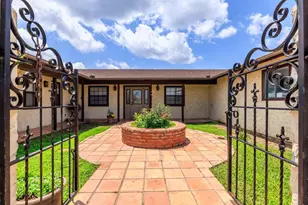 207 Broken Spur, Mountain Home, TX 78058 - Photo 2