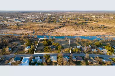 409 E Main St, Llano, TX 78643 - Photo 6