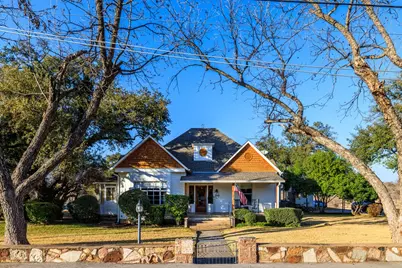 409 E Main St, Llano, TX 78643 - Photo 2