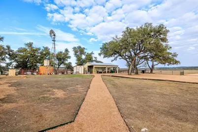 888 Dietrich Rd, Fredericksburg, TX 78624 - Photo 22