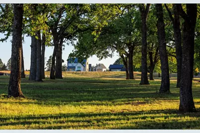 504 Interlaken St., Fredericksburg, TX 78624 - Photo 4