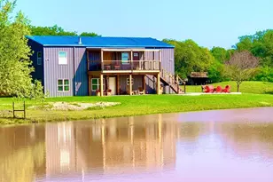 646 Victor Eckhardt Rd, Fredericksburg, TX 78624 - Photo 2