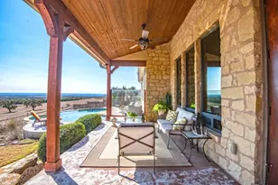 372 E Distant View Dr, Fredericksburg, TX 78624 - Photo 10