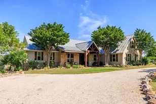 372 E Distant View Dr, Fredericksburg, TX 78624 - Photo 8