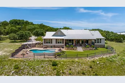 372 E Distant View Dr, Fredericksburg, TX 78624 - Photo 2