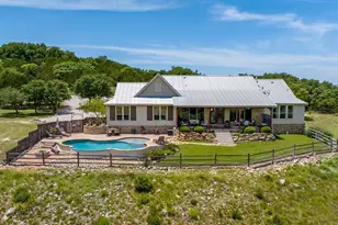 372 E Distant View Dr, Fredericksburg, TX 78624 - Photo 2