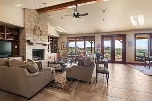 372 E Distant View Dr, Fredericksburg, TX 78624 - Photo 12