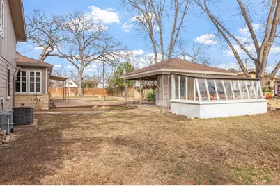 707 N Milam St, Fredericksburg, TX 78624 - Photo 8