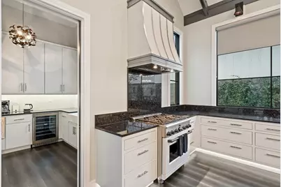 106 E College St, Fredericksburg, TX 78624 - Photo 10