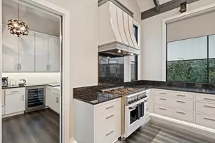 106 E College St, Fredericksburg, TX 78624 - Photo 10