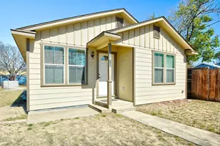 2910 Memorial Blvd, Kerrville, TX 78028 - Photo 1