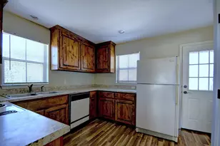 2910 Memorial Blvd, Kerrville, TX 78028 - Photo 6