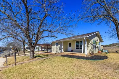 204 Morning Glory Dr, Fredericksburg, TX 78624 - Photo 2