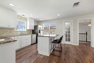 204 Morning Glory Dr, Fredericksburg, TX 78624 - Photo 10