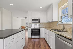 204 Morning Glory Dr, Fredericksburg, TX 78624 - Photo 12