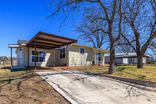 204 Morning Glory Dr, Fredericksburg, TX 78624 - Photo 6