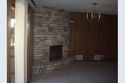 206 W Glenmoor Dr, Fredericksburg, TX 78624 - Photo 8