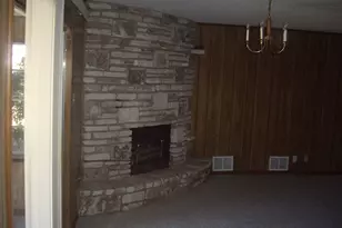 206 W Glenmoor Dr, Fredericksburg, TX 78624 - Photo 8