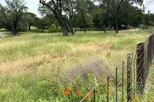 960 S Eagle St, Fredericksburg, TX 78624 - Photo 1