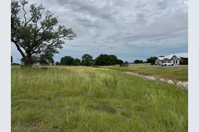 960 S Eagle St, Fredericksburg, TX 78624 - Photo 6