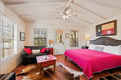 105 E Creek St, Fredericksburg, TX 78624 - Photo 30