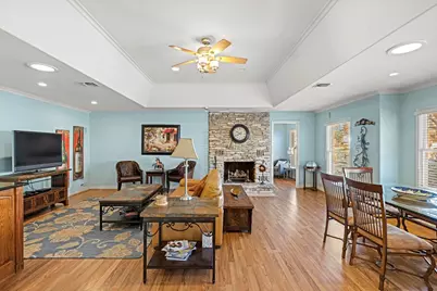 105 E Creek St, Fredericksburg, TX 78624 - Photo 14