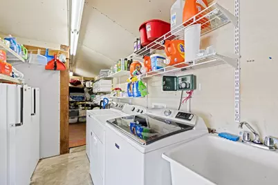 105 E Creek St, Fredericksburg, TX 78624 - Photo 12