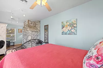 105 E Creek St, Fredericksburg, TX 78624 - Photo 22