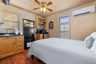 105 E Creek St, Fredericksburg, TX 78624 - Photo 34