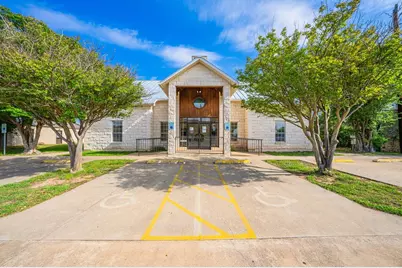204 W Windcrest Dr, Fredericksburg, TX 78624 - Photo 1