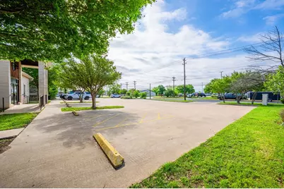 204 W Windcrest Dr, Fredericksburg, TX 78624 - Photo 22