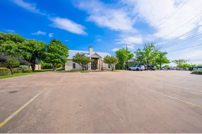 204 W Windcrest Dr, Fredericksburg, TX 78624 - Photo 2