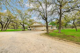 1416 Country Side Bend, Fredericksburg, TX 78624 - Photo 22