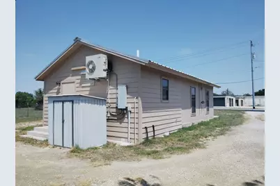 306 N West St, Burnet, TX 78611 - Photo 10