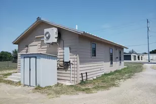 306 N West St, Burnet, TX 78611 - Photo 10