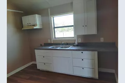 306 N West St, Burnet, TX 78611 - Photo 2