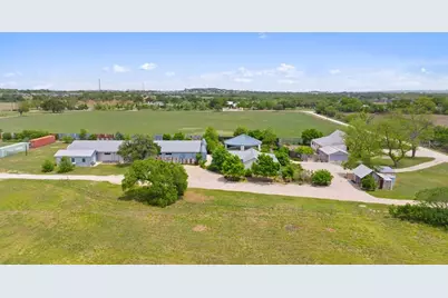 208 Danos Rd., Fredericksburg, TX 78624 - Photo 1