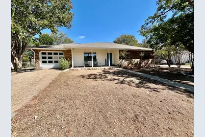 1011 Avenue C, Fredericksburg, TX 78624 - Photo 1