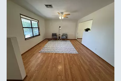 1011 Avenue C, Fredericksburg, TX 78624 - Photo 4