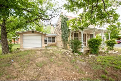 602 W Austin St, Fredericksburg, TX 78624 - Photo 1