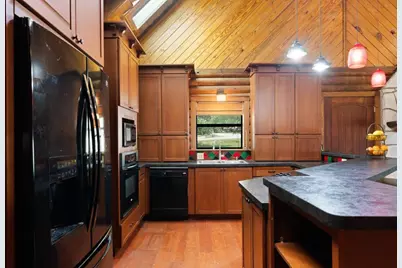 101 Catalina Court, Kerrville, TX 78028 - Photo 10