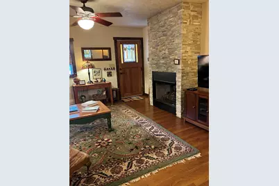 516 W Creek St, Fredericksburg, TX 78624 - Photo 10