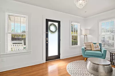 206 W Burbank St, Fredericksburg, TX 78624 - Photo 6