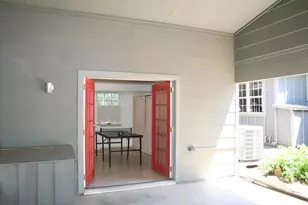 305 N Elk St, Fredericksburg, TX 78624 - Photo 22