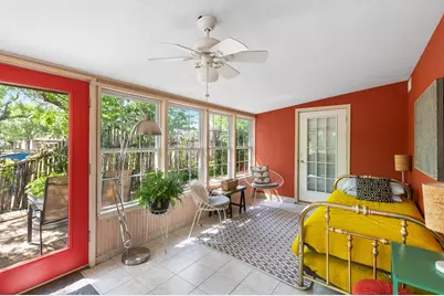 305 N Elk St, Fredericksburg, TX 78624 - Photo 18