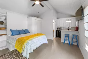 305 N Elk St, Fredericksburg, TX 78624 - Photo 28