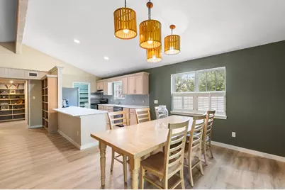 305 N Elk St, Fredericksburg, TX 78624 - Photo 8